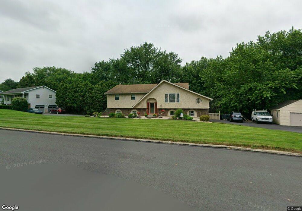 7474 Franks Dr, Bath, PA 18014 - photo 1