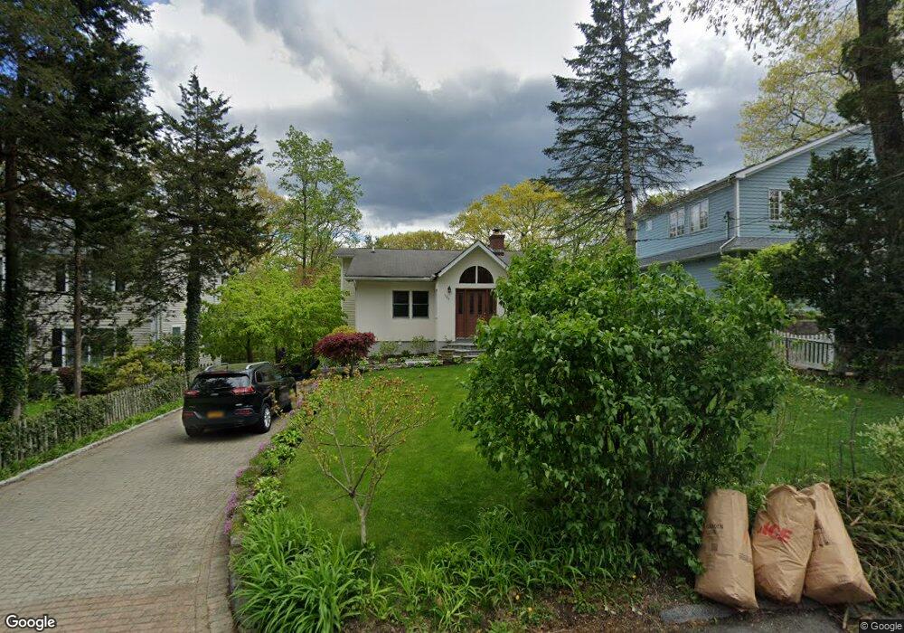 135 Oak Ridge Rd, Pleasantville, NY 10570 - photo 1