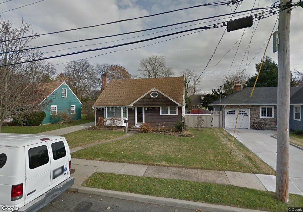 2711 Foxdale Ave, Oceanside, NY 11572 - photo 1