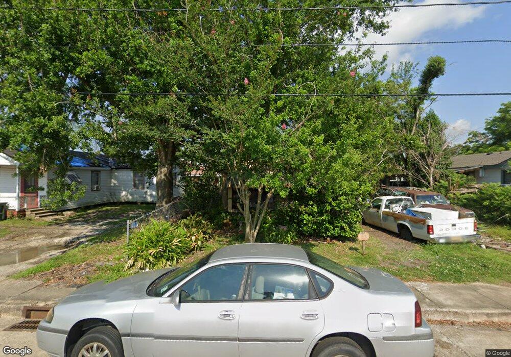 1025 Grinage St, Houma, LA 70360 - photo 1