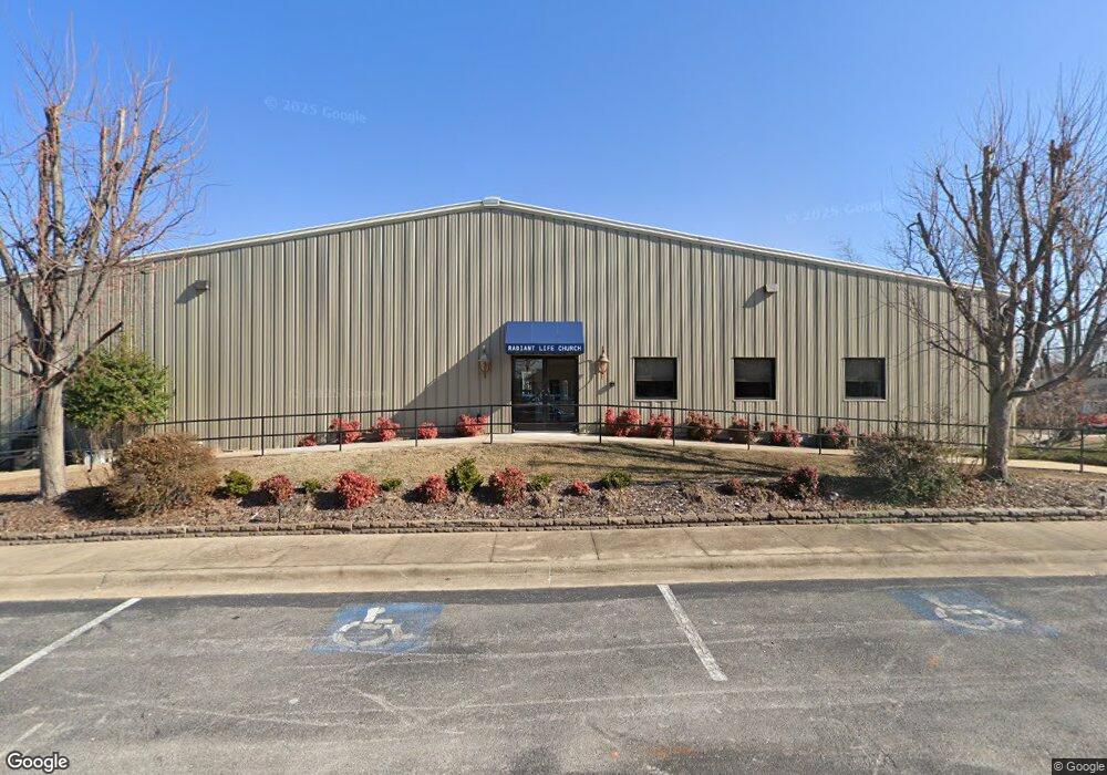 916 SW 2nd St, Bentonville, AR 72712 - photo 1