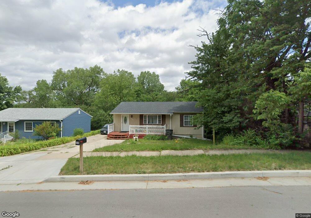 336 E Pleasant View Dr, Des Moines, IA 50315 - photo 1