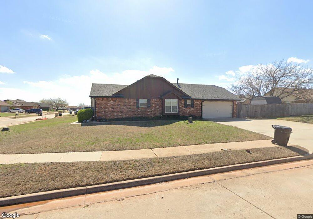 1909 Sequoyah Ct, Moore, OK 73160 - photo 1