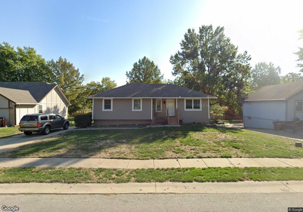 211 N Darrowby Dr, Raymore, MO 64083 - photo 1