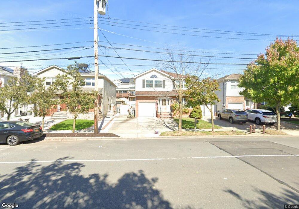 15 Hemlock Ln, Staten Island, NY 10309 - photo 1