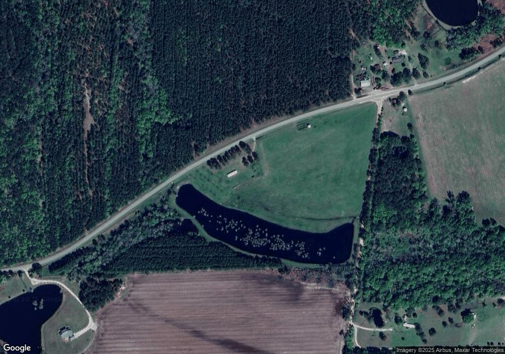 208 Lott St E, Broxton, GA 31519 - photo 1