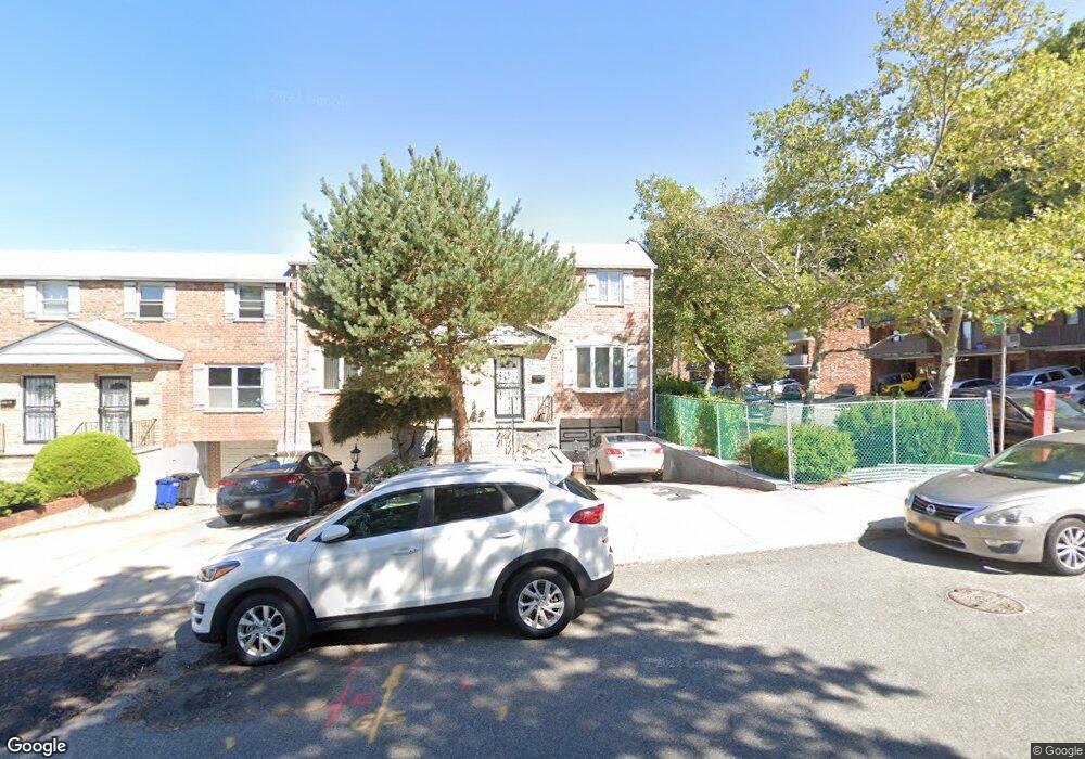 24083 67th Ave, Little Neck, NY 11362 - photo 1