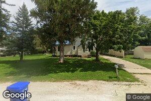444 5th St N, Winthrop, IA 50682