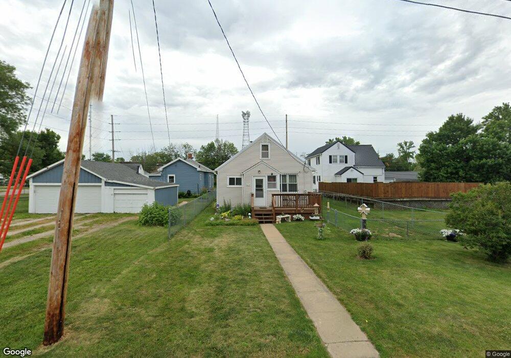 1211 22nd Ave SW, Cedar Rapids, IA 52404 - photo 1
