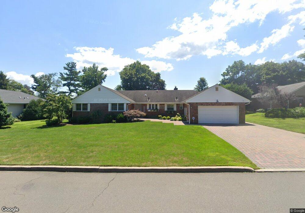 19 Edwards Ln, Glen Cove, NY 11542 - photo 1