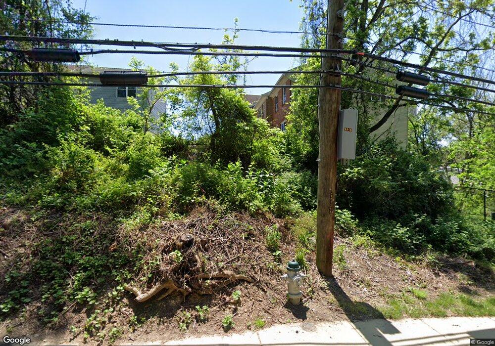 12069 Crimson Ln, Silver Spring, MD 20904 - photo 1