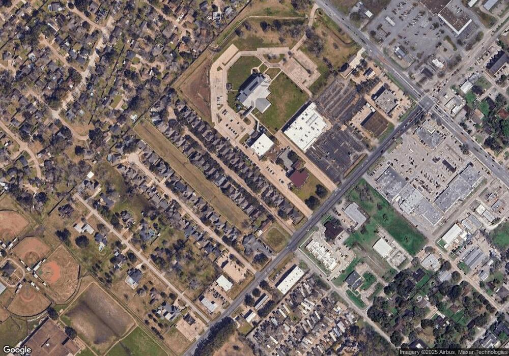 211 Live Oak Ln, Friendswood, TX 77546 - photo 1