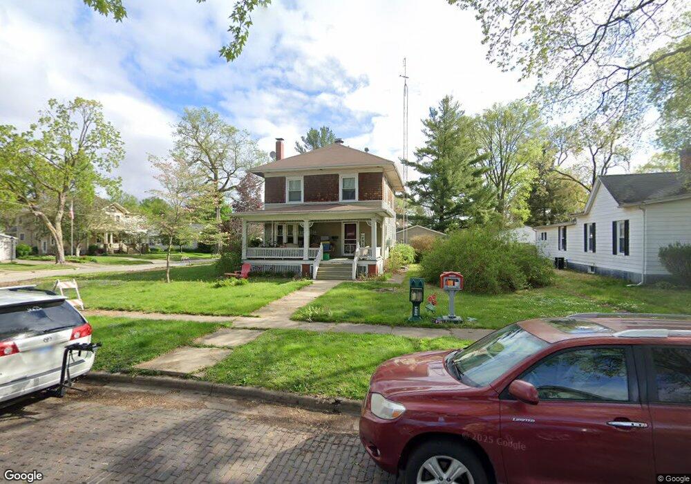 604 Peoria St, Lincoln, IL 62656 - photo 1