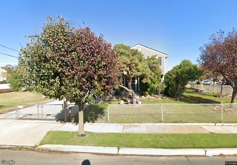 32 Swarthmore Dr, Carteret, NJ 07008 - photo 1