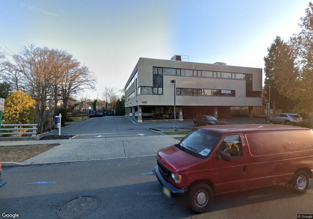 812 N Wood Ave unit 204, Linden, NJ 07036 - photo 1