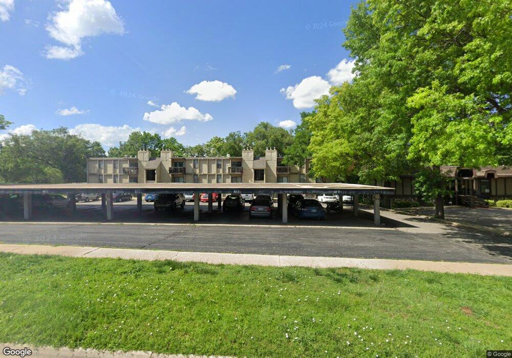 2214 SW 29th Terrace unit 21, Topeka, KS 66611 - photo 1