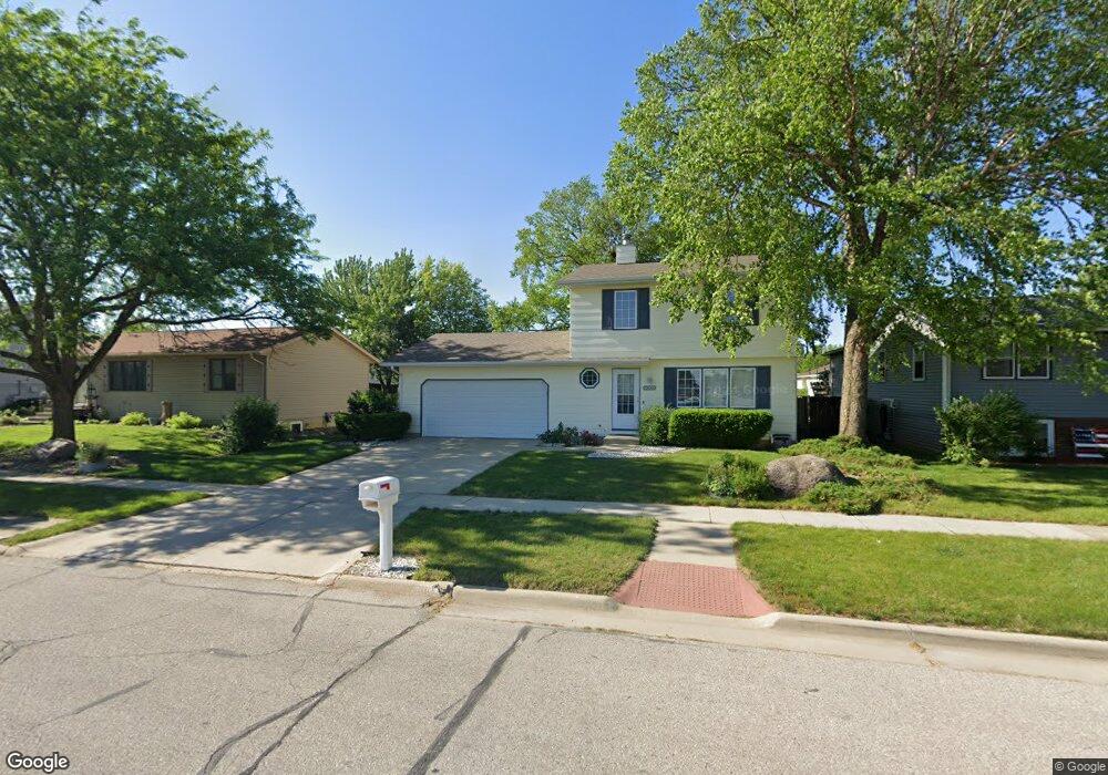 4008 Matthew Dr, Waterloo, IA 50701 - photo 1