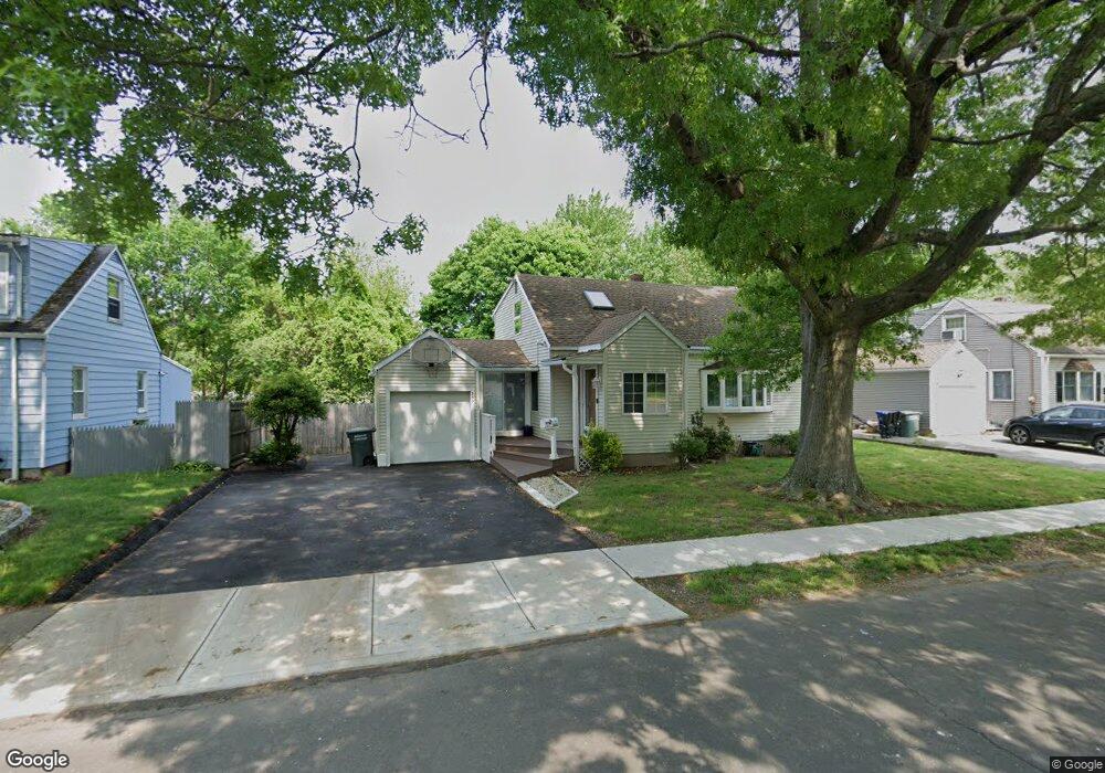 385 Hooker Rd, Bridgeport, CT 06610 - photo 1