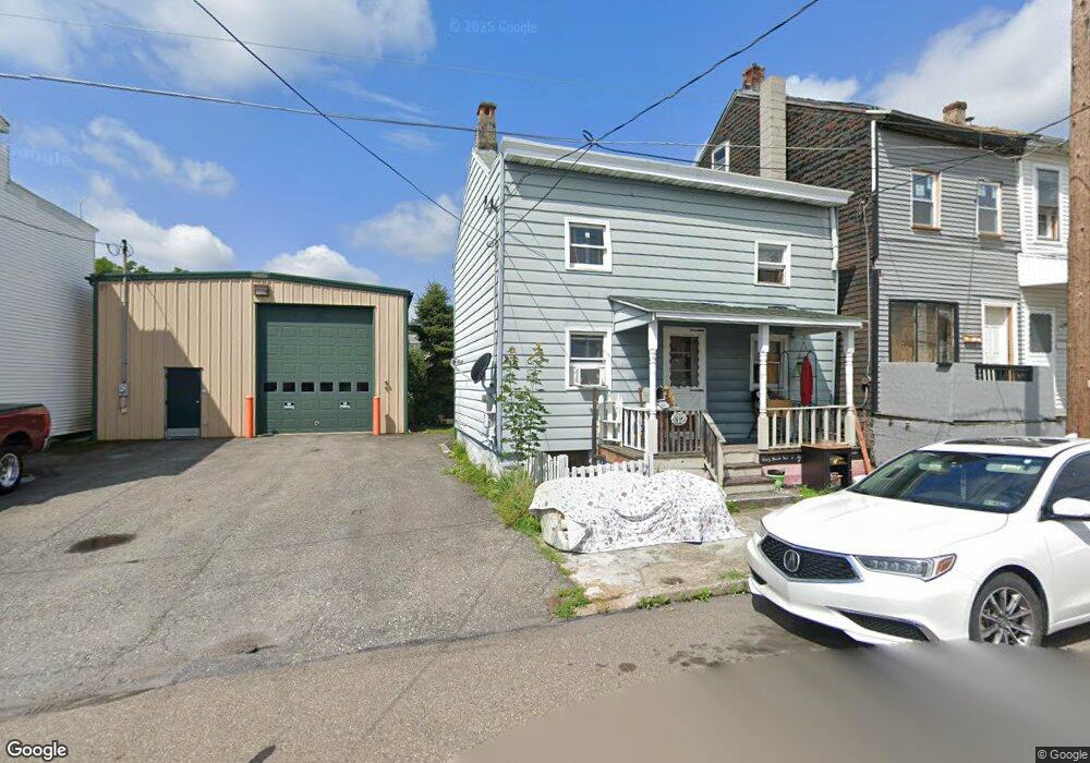 32 N 3rd St, Saint Clair, PA 17970 - photo 1