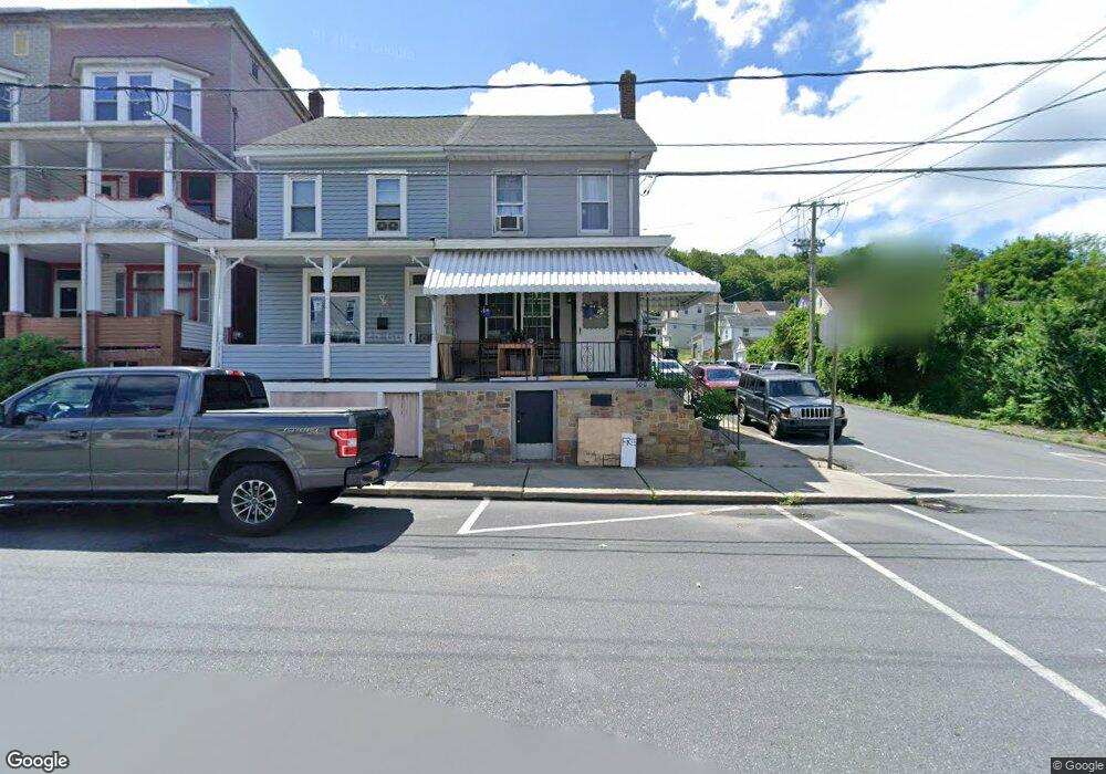 300 E Bertsch St, Lansford, PA 18232 - photo 1