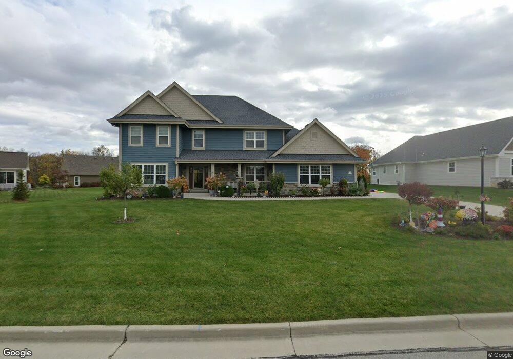 W132N6754 Westview Cir, Menomonee Falls, WI 53051 - photo 1