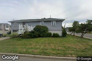 22 Robbin St, Monmouth Beach, NJ 07750