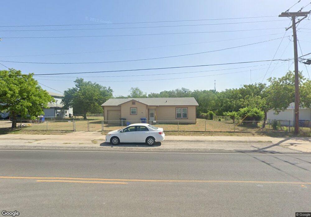 906 W Avenue B, Copperas Cove, TX 76522 - photo 1