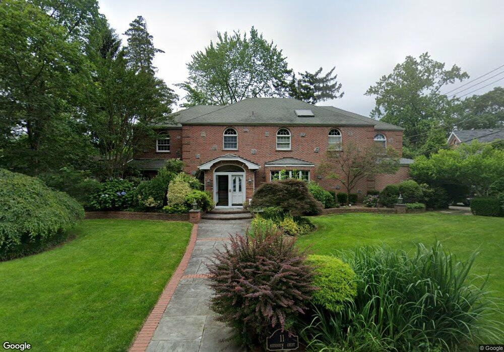 11 Soundview Crest, Manhasset, NY 11030 - photo 1