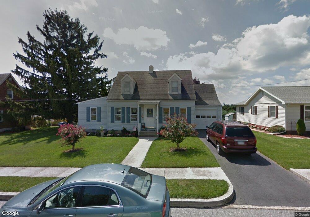 318 Fairmount Ave, Waynesboro, PA 17268 - photo 1