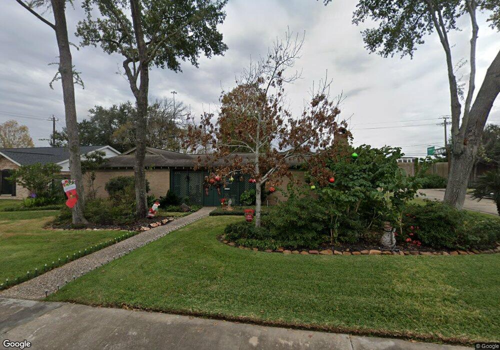 402 Briar Hill Dr, Houston, TX 77042 - photo 1