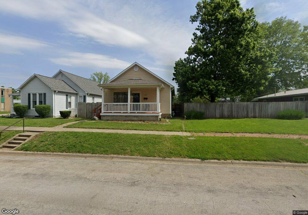 206 Willard Ave, Lincoln, IL 62656 - photo 1