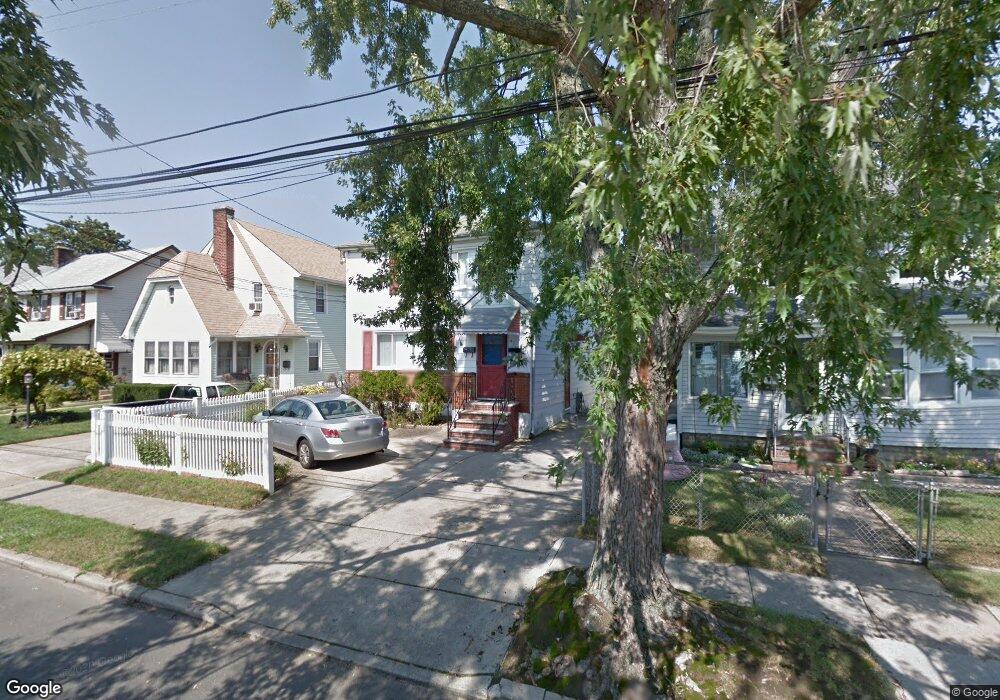 41 Malden Ave, Lynbrook, NY 11563 - photo 1