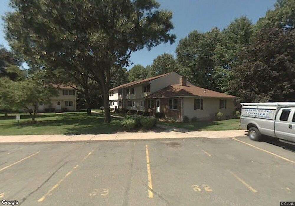 8 Windwood Dr unit 8, Windsor Locks, CT 06096 - photo 1