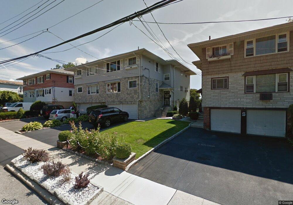 15 Valerie Dr unit 2, Yonkers, NY 10703 - photo 1