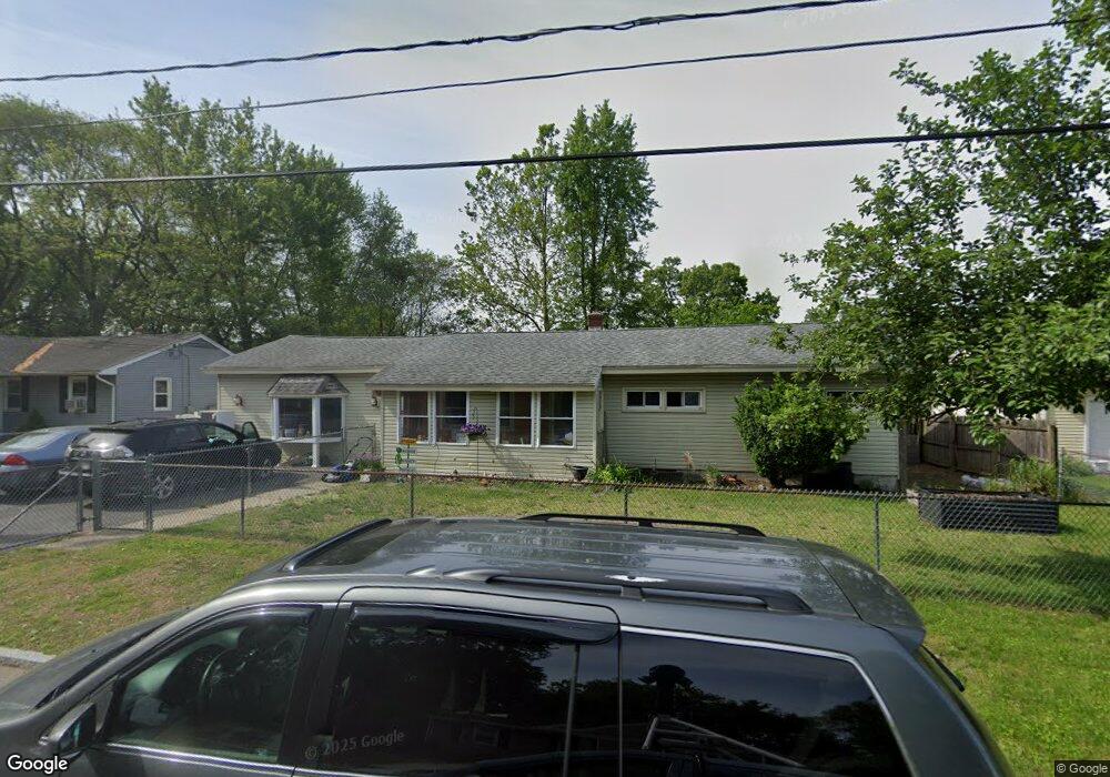 378 Stapleton Rd, Springfield, MA 01109 - photo 1