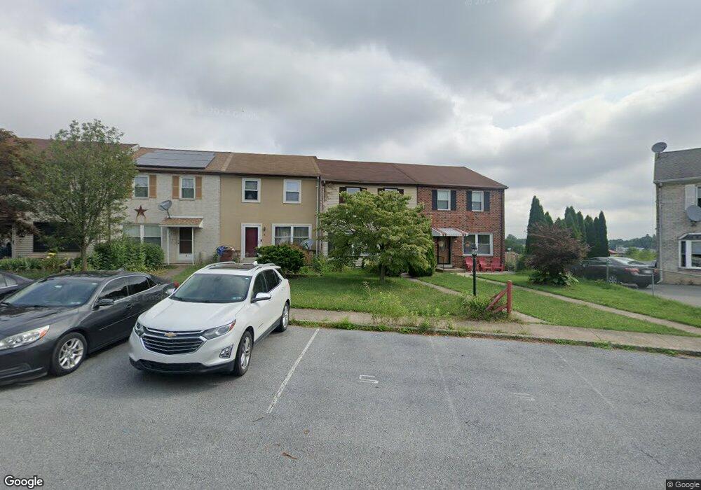 5 Eisenhower Cir, Whitehall, PA 18052 - photo 1