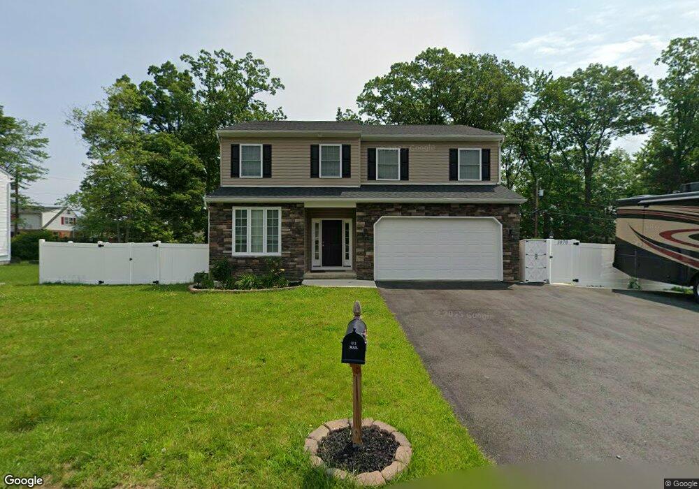 1070 Arbor Ln, Slatington, PA 18080 - photo 1