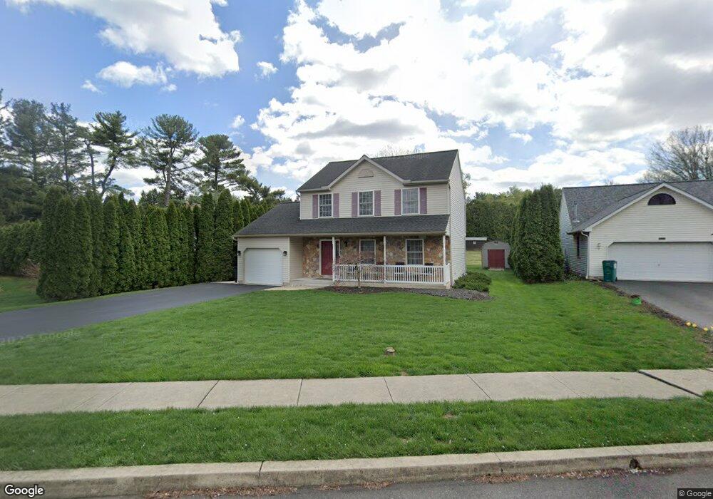 4920 Green Tree Rd, Reading, PA 19606 - photo 1