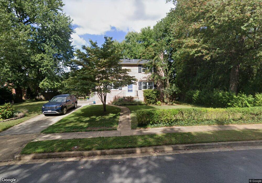 6706 Beacon Ln, Falls Church, VA 22043 - photo 1