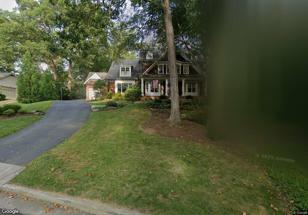 1605 Crestwood Ln, McLean, VA 22101 - photo 1