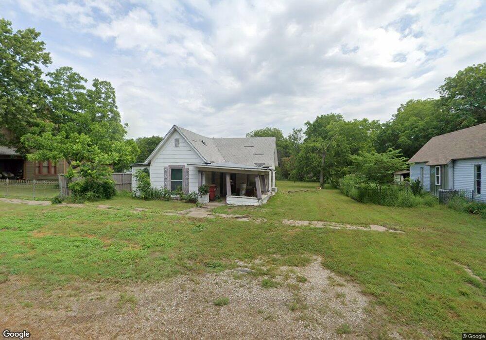 314 W Walnut St, Whitewright, TX 75491 - photo 1