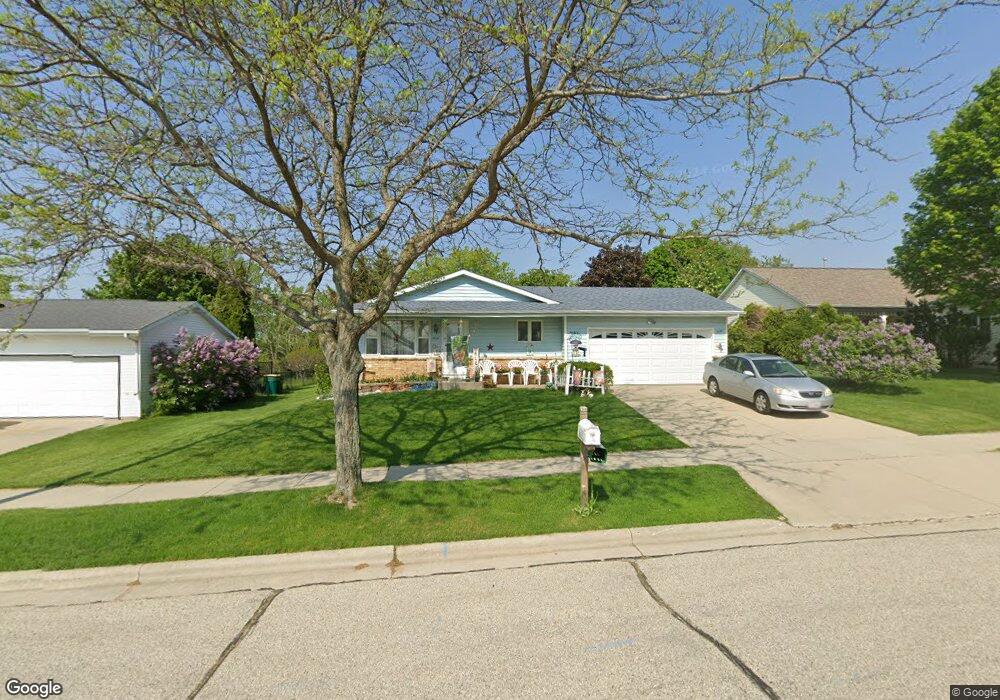 1010 Squire Ln, West Bend, WI 53090 - photo 1