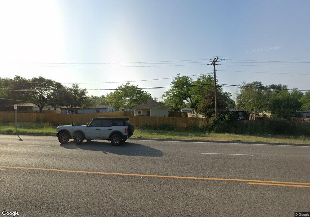 1508 E Corpus Christi St, Beeville, TX 78102 - photo 1