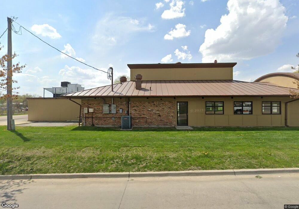 1337 1st Ave E, Newton, IA 50208 - photo 1