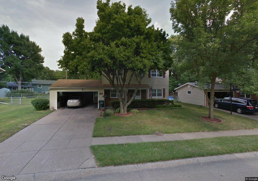 2617 Avalon Dr, Bettendorf, IA 52722 - photo 1