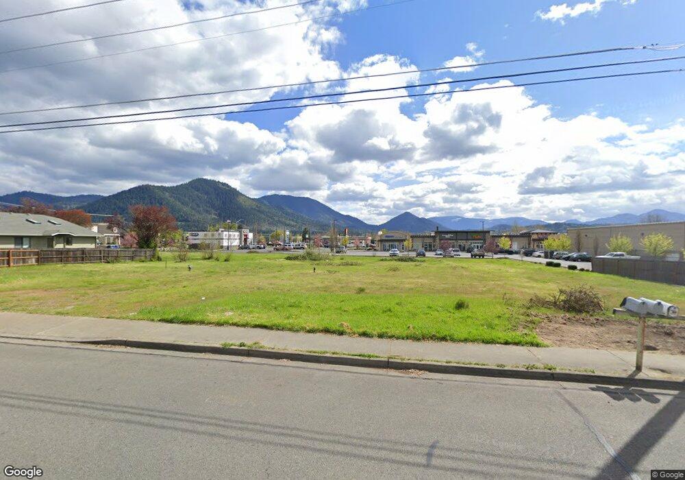 1831 NE Fairview Ave, Grants Pass, OR 97526 - photo 1