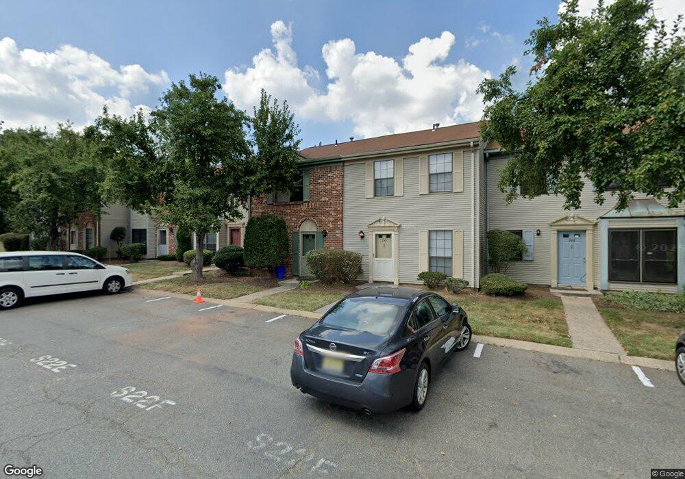 231 Hampshire Ct, Piscataway, NJ 08854 - photo 1