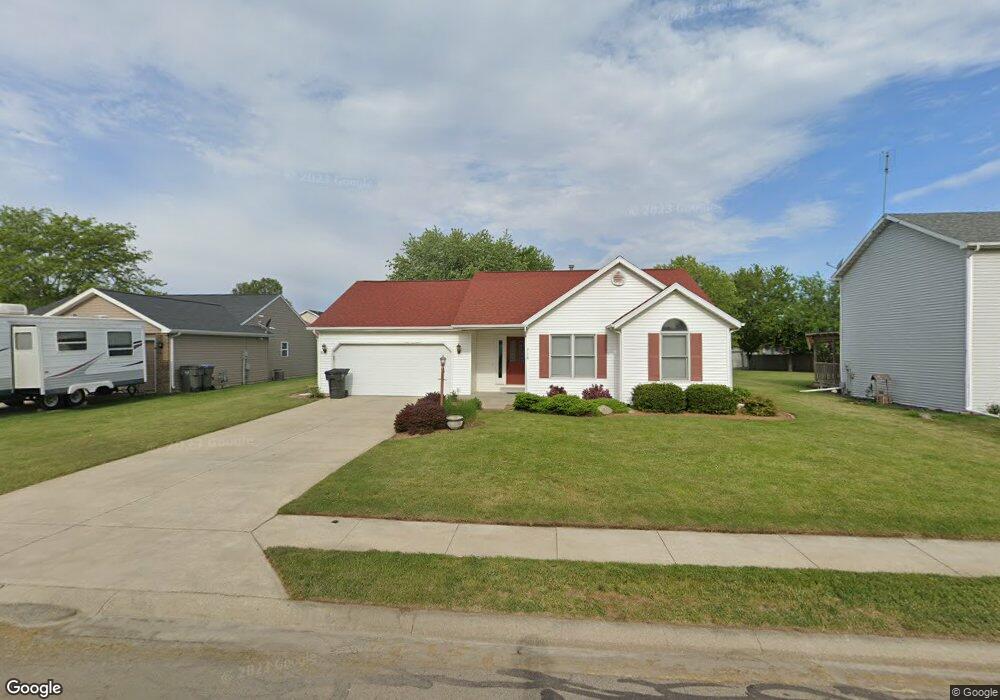 718 Mohawk Dr, Nappanee, IN 46550 - photo 1