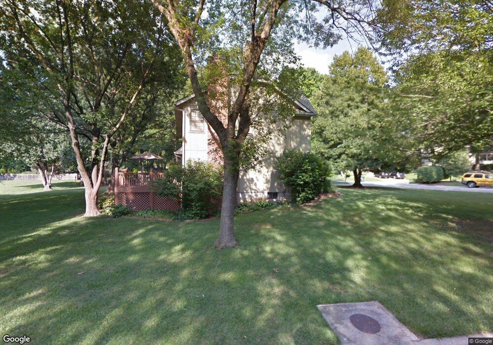 8007 Westgate Dr, Lenexa, KS 66215 - photo 1