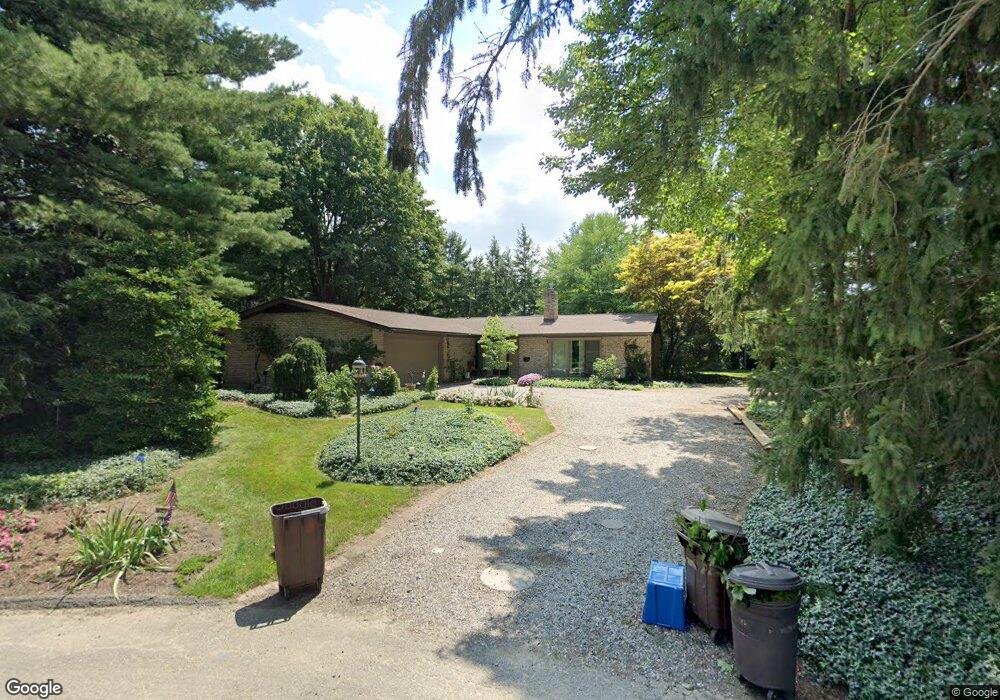 3433 Bennington Ct, Bloomfield Hills, MI 48301 - photo 1